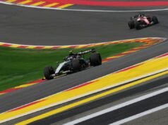 Antonelli se recuperou para vencer em Leclerc, Russell desistiu após um confronto com Hamilton