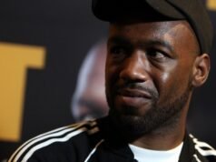 Austin Trout, de 40 anos, sofre um nocaute horrível no boxe com os nós dos dedos