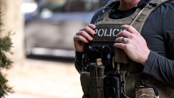 O ICE Harlingen faz um recorde de 238 prisões em um único dia de operações. O ICE Harlingen faz um recorde de 238 prisões em um único dia de operações.