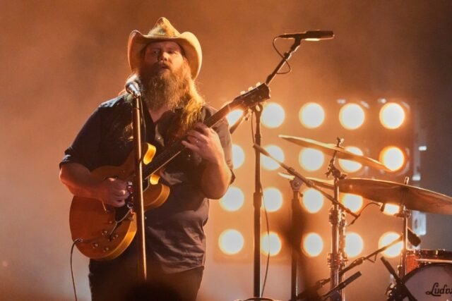 chris-stapleton-AP25324067502397.jpg