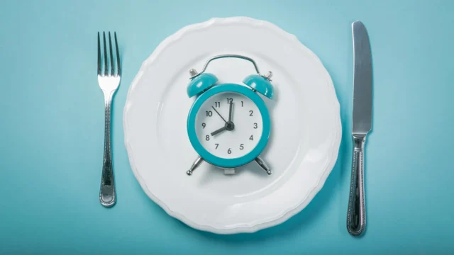 clock-plate-intermittent-fasting.webp.webp