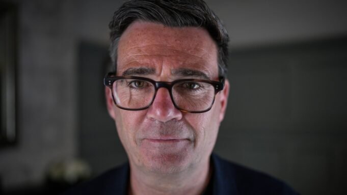 Como o chamado ‘Messias’ Andy Burnham surgiu milagrosamente sem deixar vestígios para se tornar o homem mais poderoso da Grã-Bretanha Como o chamado ‘Messias’ Andy Burnham surgiu milagrosamente sem deixar vestígios para se tornar o homem mais poderoso da Grã-Bretanha