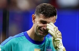 O goleiro argentino Emi Martinez jogou com o dedo quebrado e não pôde nem treinar na Copa do Mundo
