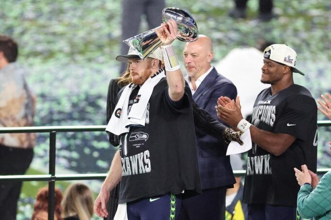 Seahawks vendidos pelo recorde da NFL de US$ 9,6 bilhões Seahawks vendidos pelo recorde da NFL de US$ 9,6 bilhões