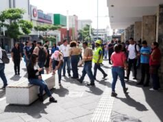Um forte terremoto atingiu a costa do México, perto da Guatemala, provocando uma ameaça de tsunami