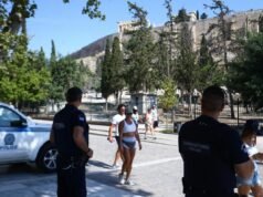 Um esfaqueamento perto da Acrópole em Atenas deixa 2 turistas feridos: polícia