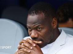 O técnico do Senegal, Pep Theo, foi demitido após ser eliminado da Copa do Mundo.