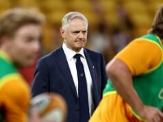 Waugh defendeu seu trabalho como treinador dos Wallabies depois de uma fase ruim
