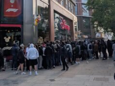 Disney Store fecha após cambistas esperarem ‘ativamente’ pelo lançamento de nova Lorcana