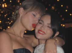 Selena Gomez usa vestido dourado para ir ao casamento de Taylor Swift e Travis Kelce