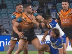 O atacante dos Bulldogs revida os fãs do Wests Tigers que abusaram dele depois que Alex Twal ajudou