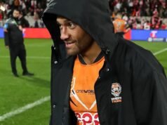 Capitão do Wests Tigers evita cirurgia e mira data de retorno