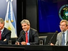 O vice-ministro da Economia rejeitou o plano prata e garantiu que o governo aposta no crédito.