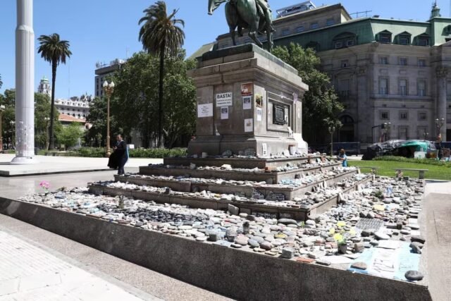el-monumento-por-las-victimas-del-covid-que-se-JEBOWRSFMZCFJL6ZXYXWN3JE2Q.jpg