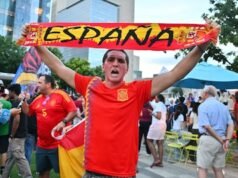 França e Espanha são semifinalistas pelo terceiro ano consecutivo. Longas filas no estádio.