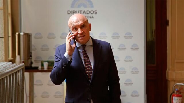 espert-530940-201457.jpg