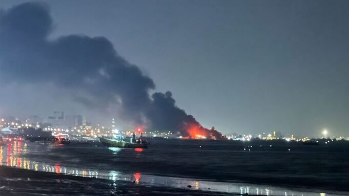Os EUA atacaram o Irã novamente pela terceira noite consecutiva Os EUA atacaram o Irã novamente pela terceira noite consecutiva