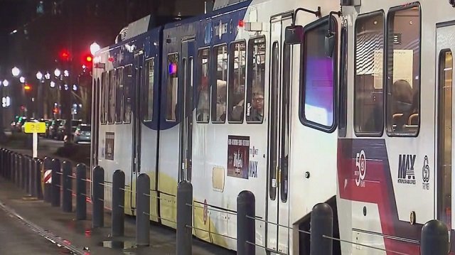 generic-TriMet-MAX-train-generic-MAX-train-02062020.jpg