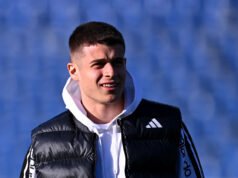 Roma procura talentos para substituir Malen, Gênova depois de Dovbyk