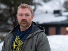 Graham Platner suspende campanha para o Senado do Maine por acusações de estupro