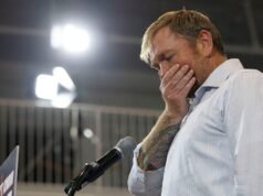 Democratas pedem a Graham Platner que suspenda campanha por acusações de estupro