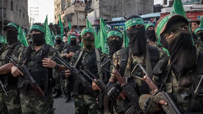 Hamas dissolve conselho governante de Gaza, mas ainda armado Críticos dizem Hamas dissolve conselho governante de Gaza, mas ainda armado Críticos dizem