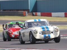 Hayley Hard se diverte no evento Donington Park Equip