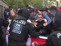 Polícia entra em confronto com manifestantes fora da reunião da AfD | Política
