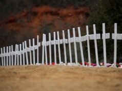 Venezuela enterra vítimas do terremoto Número de mortos ultrapassa 3.535 no terremoto