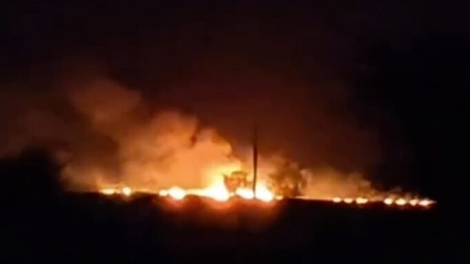 Destroços de ataque iraniano frustrado provocam incêndio no Kuwait | Guerra EUA-Israel e Notícias do Irã Destroços de ataque iraniano frustrado provocam incêndio no Kuwait | Guerra EUA-Israel e Notícias do Irã
