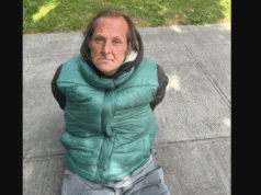 Um homem de Longview foi preso sob suspeita de exposição indecente em um parque, disse a polícia.