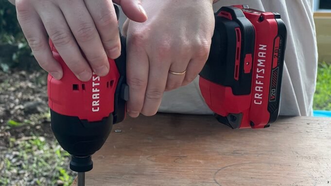 Uma das minhas brocas Craftsman favoritas agora está com 40% de desconto. É por isso que eu recomendo. Uma das minhas brocas Craftsman favoritas agora está com 40% de desconto. É por isso que eu recomendo.
