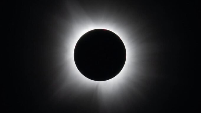 A atmosfera do Sol é mais quente que sua superfície. Os cientistas podem finalmente saber porquê