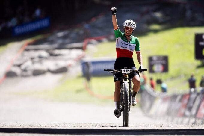 ‘Sonho com este dia desde o ano passado, quando o calendário foi lançado’ – Martina Berta rompe com a vitória da seleção feminina sênior na Copa do Mundo de MTB cross country em La Thuile