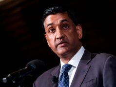 Ro Khanna disse que foi detido por colonos israelenses armados na Cisjordânia.