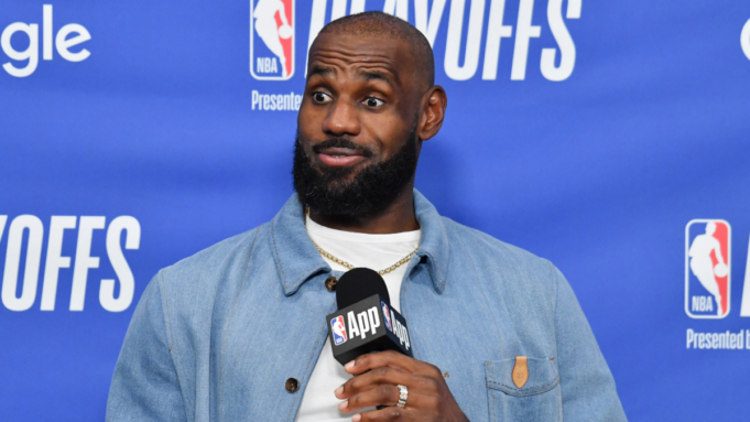 Como LeBron James anunciará sua decisão de free agency? Seis chances enquanto a NBA espera por outra decisão Como LeBron James anunciará sua decisão de free agency? Seis chances enquanto a NBA espera por outra decisão