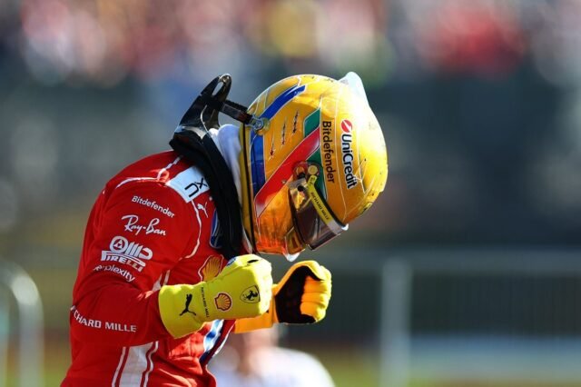 lewis-hamilton-ferrari-3.jpg