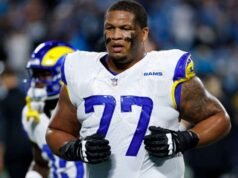 Alaric Jackson, dos Rams, teve uma fuga surpreendente. Isso apesar das sérias alegações sobre sua namorada grávida.