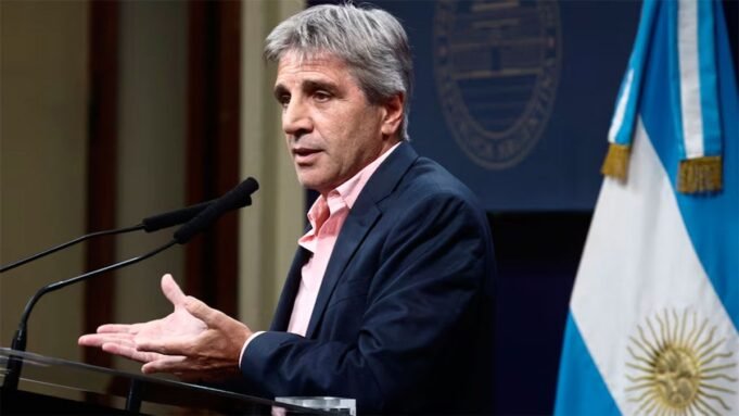 Na segunda-feira, Luis Caputo apresentará plano para garantir o pagamento da dívida em dólares até 2027