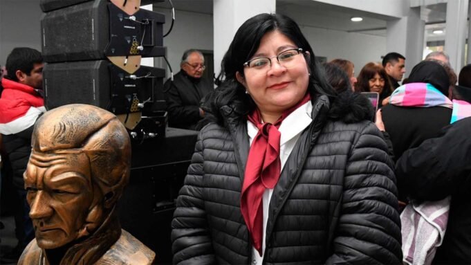 Graças ao novo regulamento, pude candidatar-me a um cargo: testemunhar como professor na escola Frigata Libertad Graças ao novo regulamento, pude candidatar-me a um cargo: testemunhar como professor na escola Frigata Libertad
