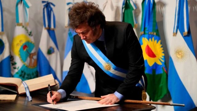 milei-pacto-mayo-558932-003530.jpg