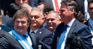 Javier Maile aprofunda aliança com Bolsonaro e desafia Lula com reunião em meio de campanha.