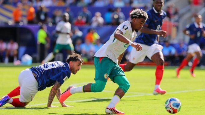 Acordo entre Aston Villa e Tottenham pronto para contratar ‘fantástico’ ás do PSG
