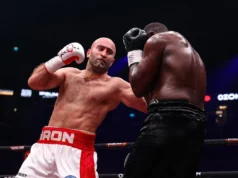 Murat Gesev parou Peter Kadiro em seis para reter o título dos pesos pesados da WBA