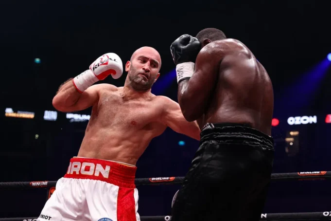 Murat Gesev parou Peter Kadiro em seis para reter o título dos pesos pesados da WBA Murat Gesev parou Peter Kadiro em seis para reter o título dos pesos pesados da WBA