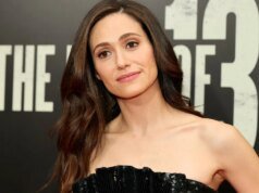 A estrela de ‘Shameless’ Emmy Rossum revelou que seu primeiro casamento aconteceu após o suposto ultimato