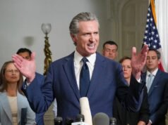 Boletim Fox News Campus Radicals: Acusado de fraude K-12, Newsom School Fight