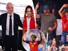 Penélope Cruz e Javier Bardem assistem a Espanha derrotar a Áustria na Copa do Mundo