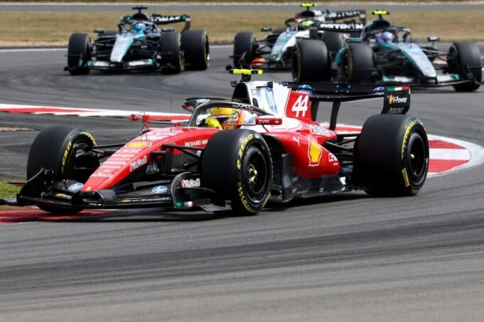 Como assistir ao Grande Prêmio da Inglaterra de F1 de 2026 gratuitamente: horário, transmissão ao vivo