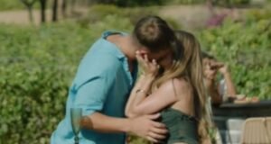 Os fãs de Love Island imploram à garota da vila para ‘fazer as malas e ir embora’ enquanto uma situação embaraçosa faz com que ‘seu homem’ KISS solte uma bomba